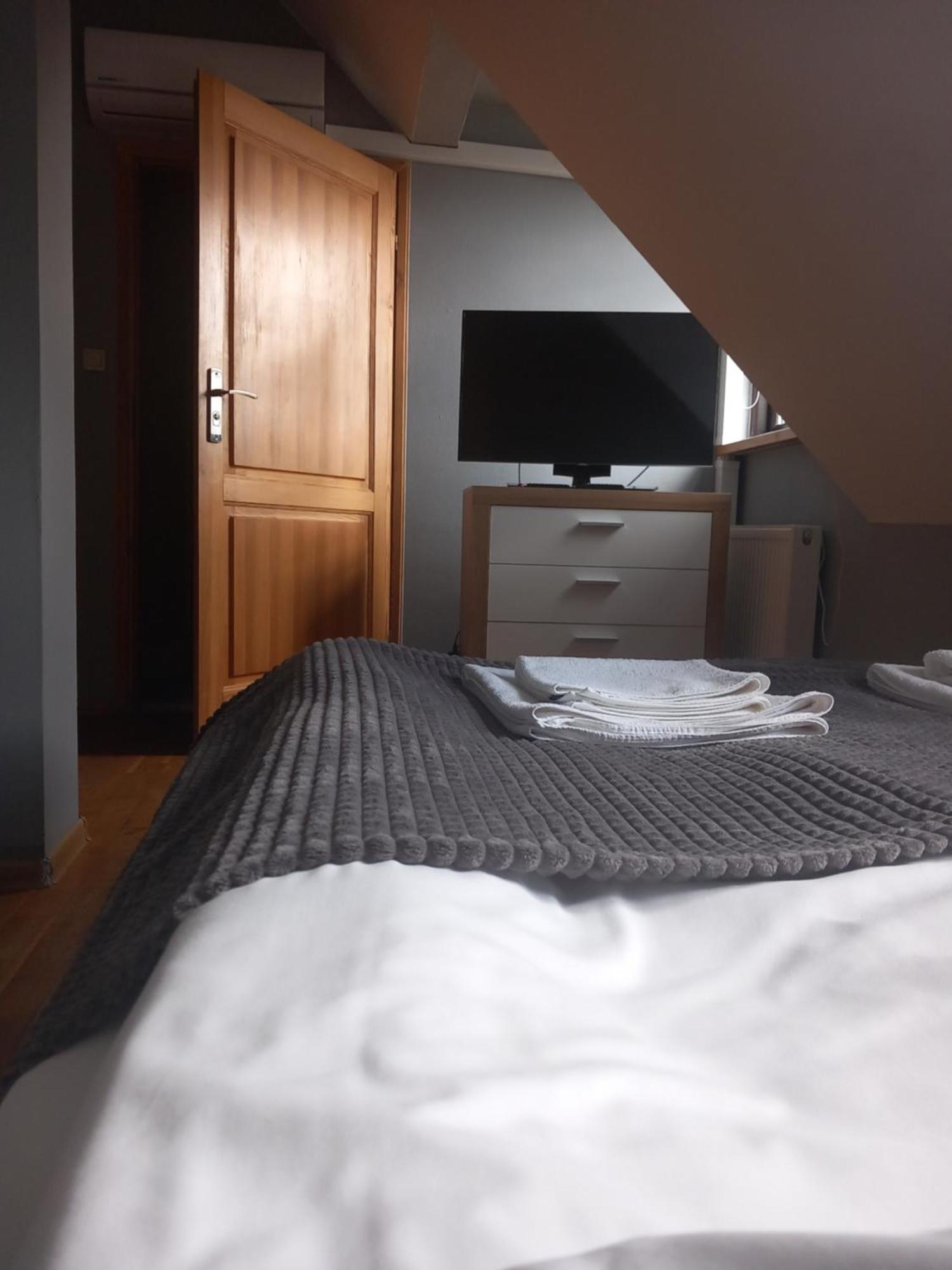 Hotel Dobry Klimat Uniejow Exteriér fotografie